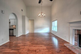9859 Meadow Bend Ln in Houston, TX - Building Photo - Building Photo