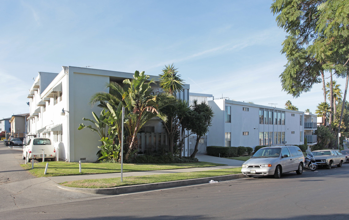 Fountain Manor Estates, Incorporated in Los Angeles, CA - Building Photo