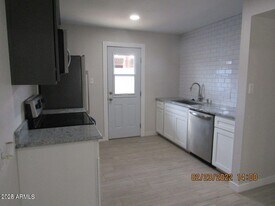 4912 E Holly St in Phoenix, AZ - Building Photo