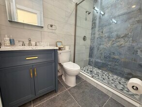 253 State St in New London, CT - Building Photo - Building Photo