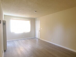1381 San Tomas Aquino Pkwy, Unit 4 in San Jose, CA - Building Photo - Building Photo