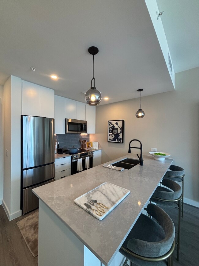 109 NW 24th St, Unit A30 in Miami, FL - Building Photo - Building Photo