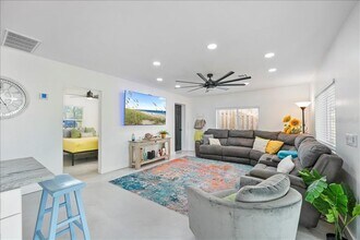 5021 US-301 in Ellenton, FL - Building Photo - Building Photo