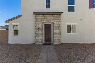 2434 W Maximo Wy in Phoenix, AZ - Building Photo - Building Photo