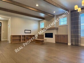 2242 NW Reserve Camp Ct in Bend, OR - Building Photo - Building Photo