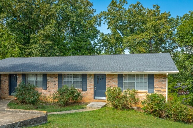4711 Murray Lake Ln in Chattanooga, TN - Building Photo - Building Photo