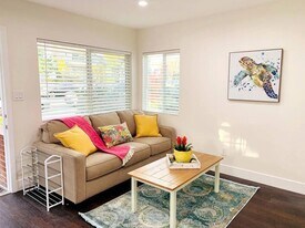 925 Opal St in San Diego, CA - Building Photo