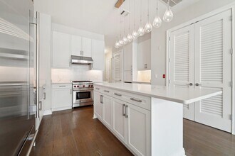 3 Somerset Ln in Edgewater, NJ - Building Photo - Building Photo