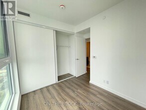 1000-1000 Portage Pkwy in Vaughan, ON - Building Photo - Building Photo