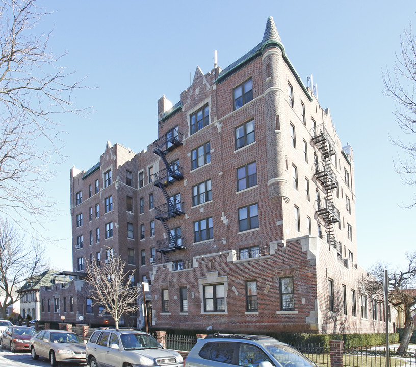 45 Falmouth St in Brooklyn, NY - Building Photo