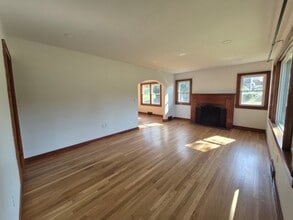 250 Gillespie Dr NE in Abingdon, VA - Building Photo - Building Photo