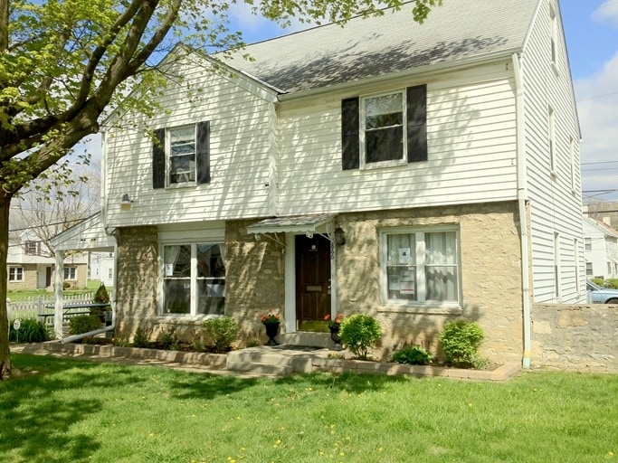 Woodcliff Condos in Whitehall, OH - Building Photo