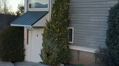 49 Bayshore Dr in Nebo, NC - Foto de edificio - Building Photo