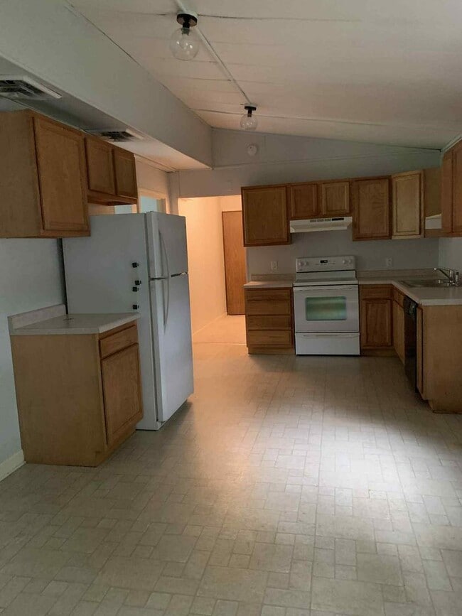 9415 Partridge Rd in Eau Claire, WI - Building Photo - Building Photo