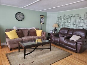 106 Emerson Ave in Hampstead, NH - Building Photo - Building Photo