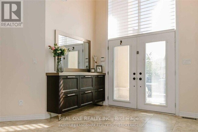 2339 Millstone Dr in Oakville, ON - Building Photo - Building Photo