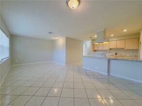 913 Hudson Ave in Lehigh Acres, FL - Foto de edificio - Building Photo