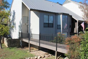 108 World of Tennis Sq in Lakeway, TX - Building Photo