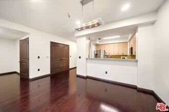 520 S Kingsley Dr in Los Angeles, CA - Building Photo - Building Photo