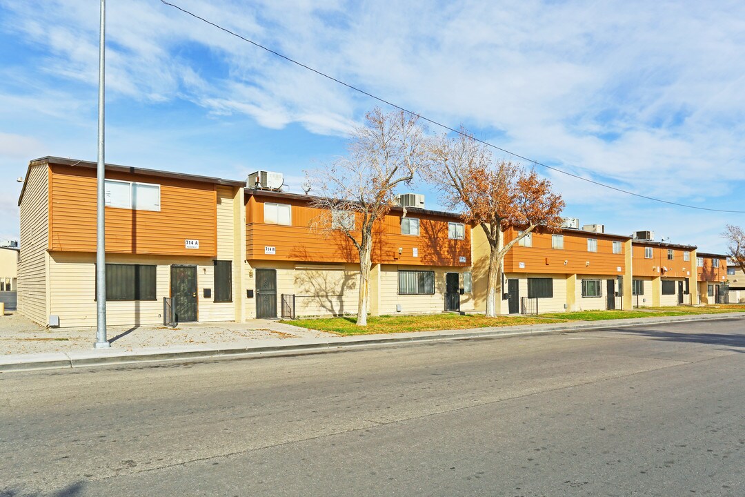 Glenwood Park Townhouses in North Las Vegas, NV - Building Photo