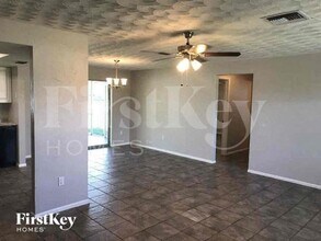 8185 Kings Bay Blvd in Ft. Myers, FL - Building Photo - Building Photo