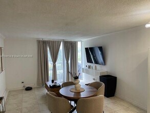 2020 NE 135th St in North Miami, FL - Building Photo - Building Photo