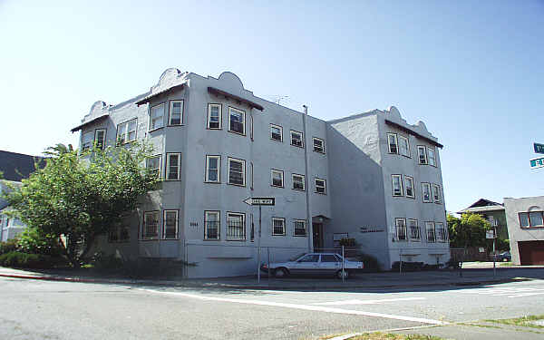 1444 1st Ave in Oakland, CA - Foto de edificio - Building Photo