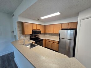 2445 SW 18th Terrace in Fort Lauderdale, FL - Building Photo - Building Photo