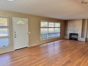 703 Pecan St in Burkburnett, TX - Building Photo - Building Photo