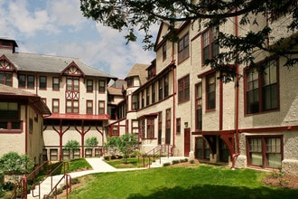 National Park Seminary Apartments in Silver Spring, MD - Foto de edificio - Building Photo