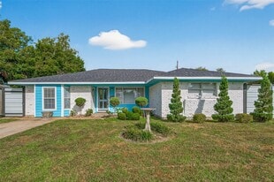 515 E Janisch Rd in Houston, TX - Building Photo