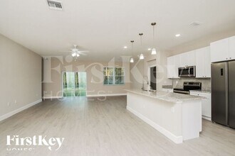 690 Reading St SE in Palm Bay, FL - Building Photo - Building Photo