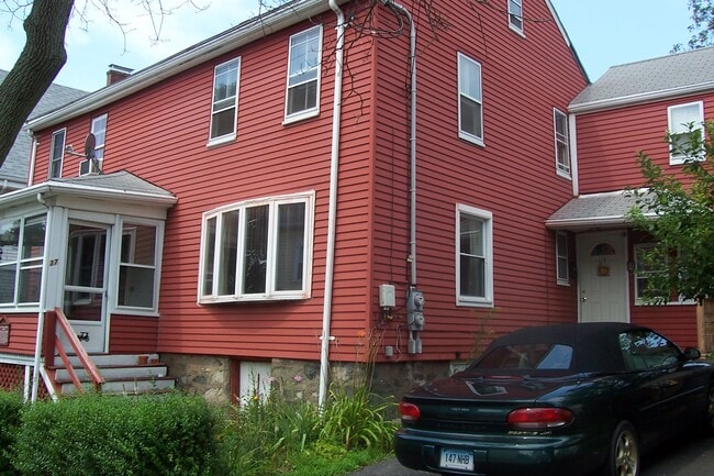 37 Clifton St, Unit 2BR apartment