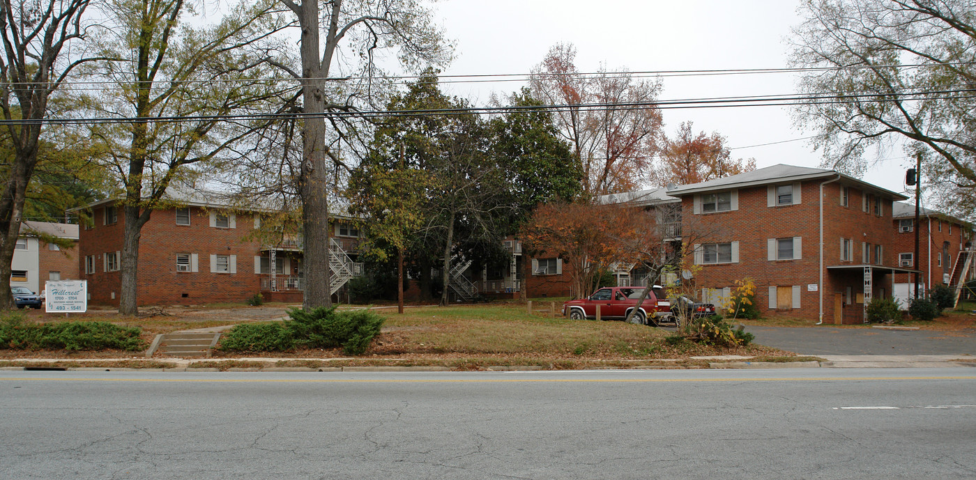 1700 Hillcrest Dr in Durham, NC - Building Photo