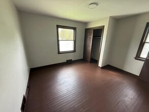 219 E Florida Ave in Youngstown, OH - Building Photo - Building Photo
