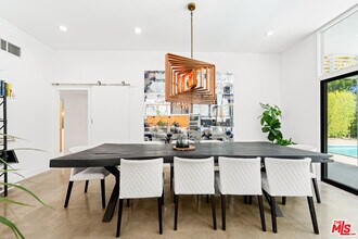 3744 Cody Rd in Los Angeles, CA - Building Photo - Building Photo