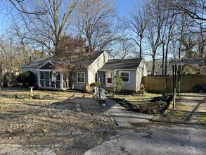 2406 Highland Dr in Knoxville, TN - Building Photo - Building Photo