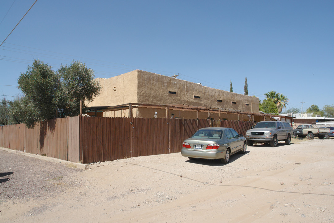 3300 E Bellevue St in Tucson, AZ - Building Photo