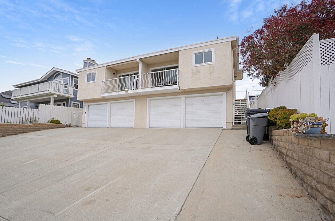 1959 Montgomery Ave in Encinitas, CA - Building Photo