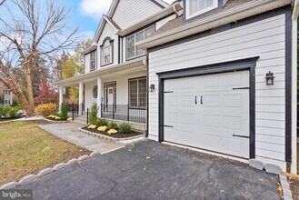 3336 Jones Bridge Ct in Chevy Chase, MD - Building Photo - Building Photo