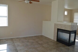 2363 Summer Garden Ln in Turlock, CA - Building Photo - Building Photo
