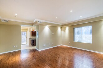 345 W Loraine St, Unit 101 in Glendale, CA - Building Photo - Building Photo