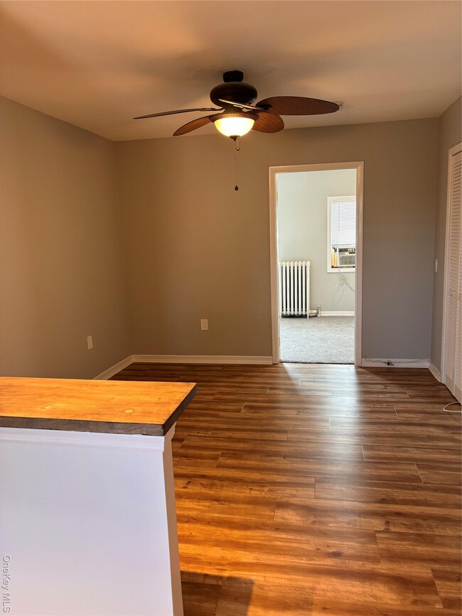 60-33 60th St in Queens, NY - Building Photo - Building Photo