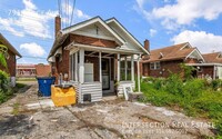 7918 Page Ave in St. Louis, MO - Foto de edificio - Building Photo