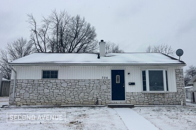 property at 706 W Berkeley Ave