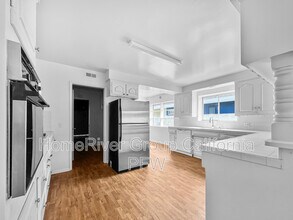 5060 Sealane Way in Oxnard, CA - Building Photo - Building Photo