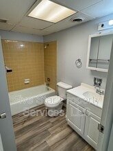 201 W Allen St in Springfield, IL - Building Photo - Building Photo