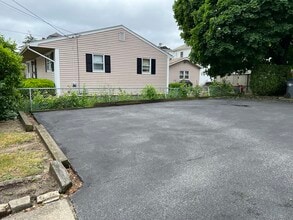 50 Ashton St, Unit 2 in Providence, RI - Foto de edificio - Building Photo