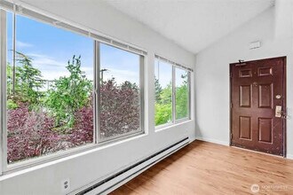 Cherry Street Apartments in Seattle, WA - Building Photo - Building Photo