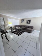 2451 NE 49th St in Fort Lauderdale, FL - Building Photo - Building Photo